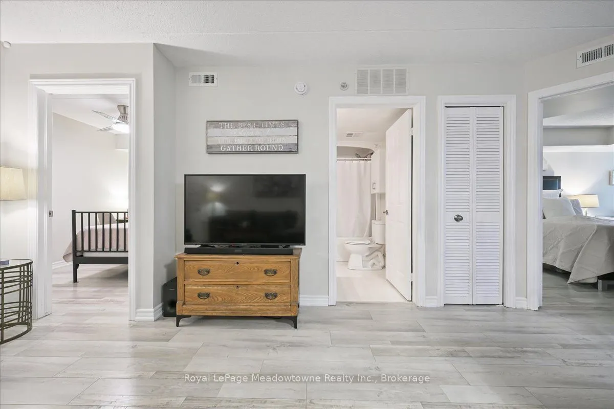 1450 Bishops Gate, #105