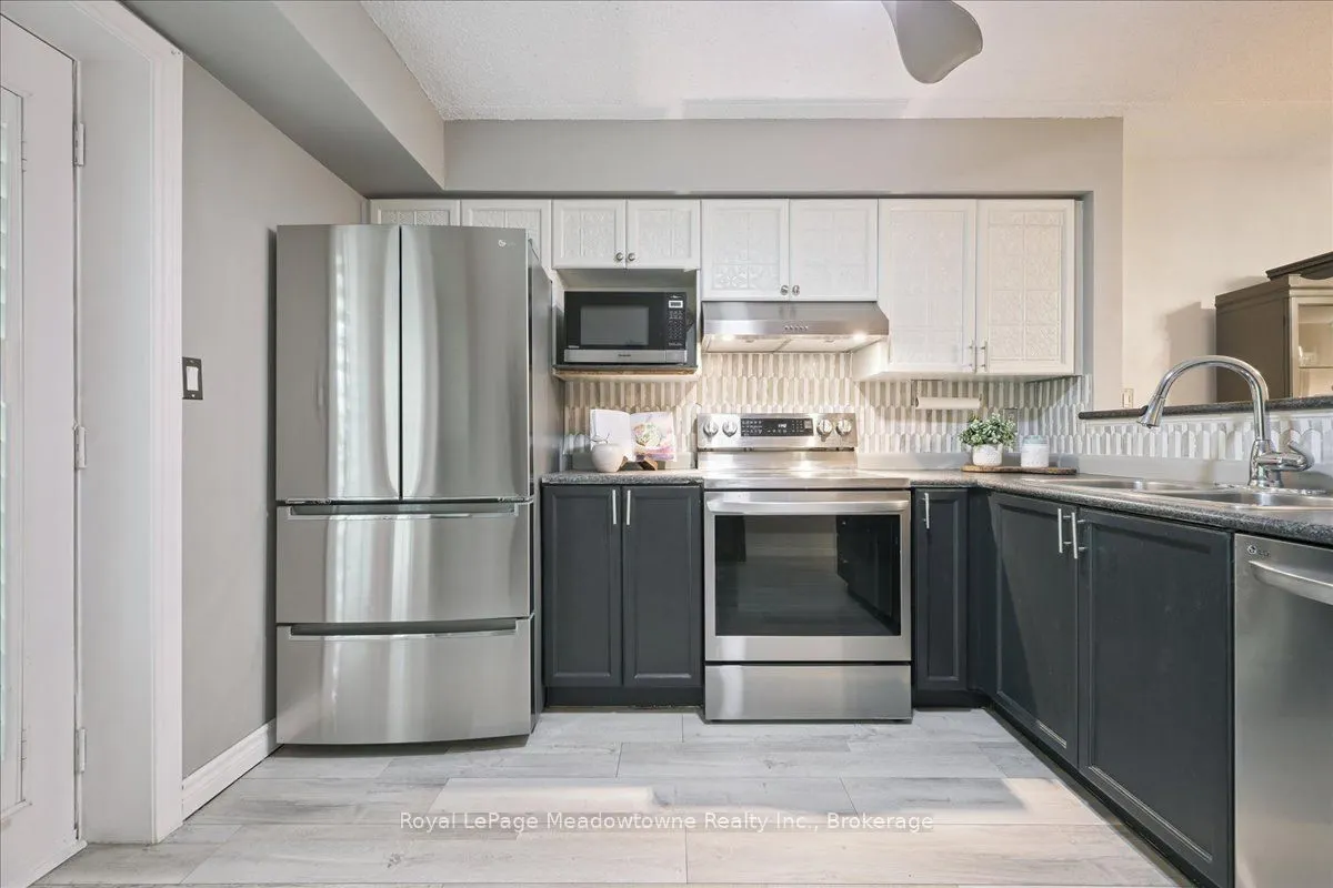 1450 Bishops Gate, #105
