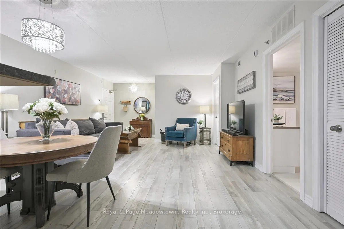1450 Bishops Gate, #105
