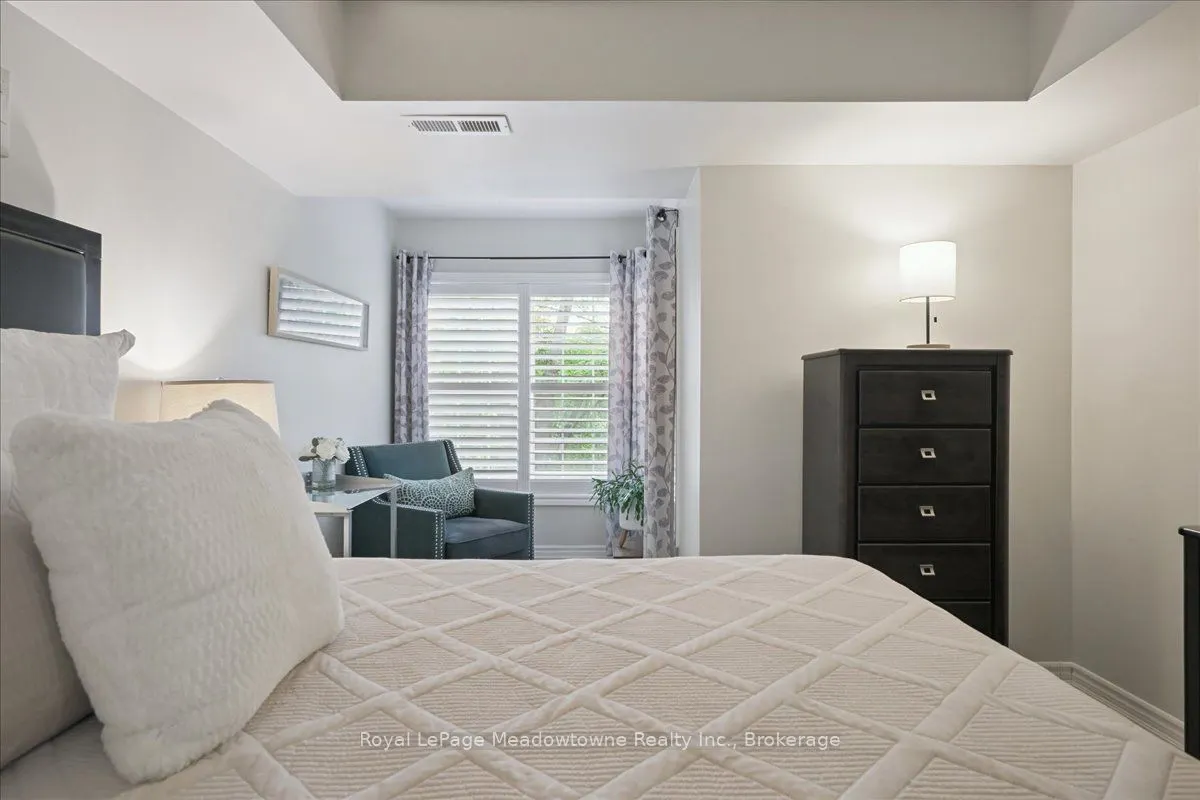 1450 Bishops Gate, #105