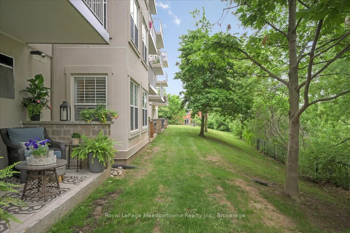1450 Bishops Gate, #105