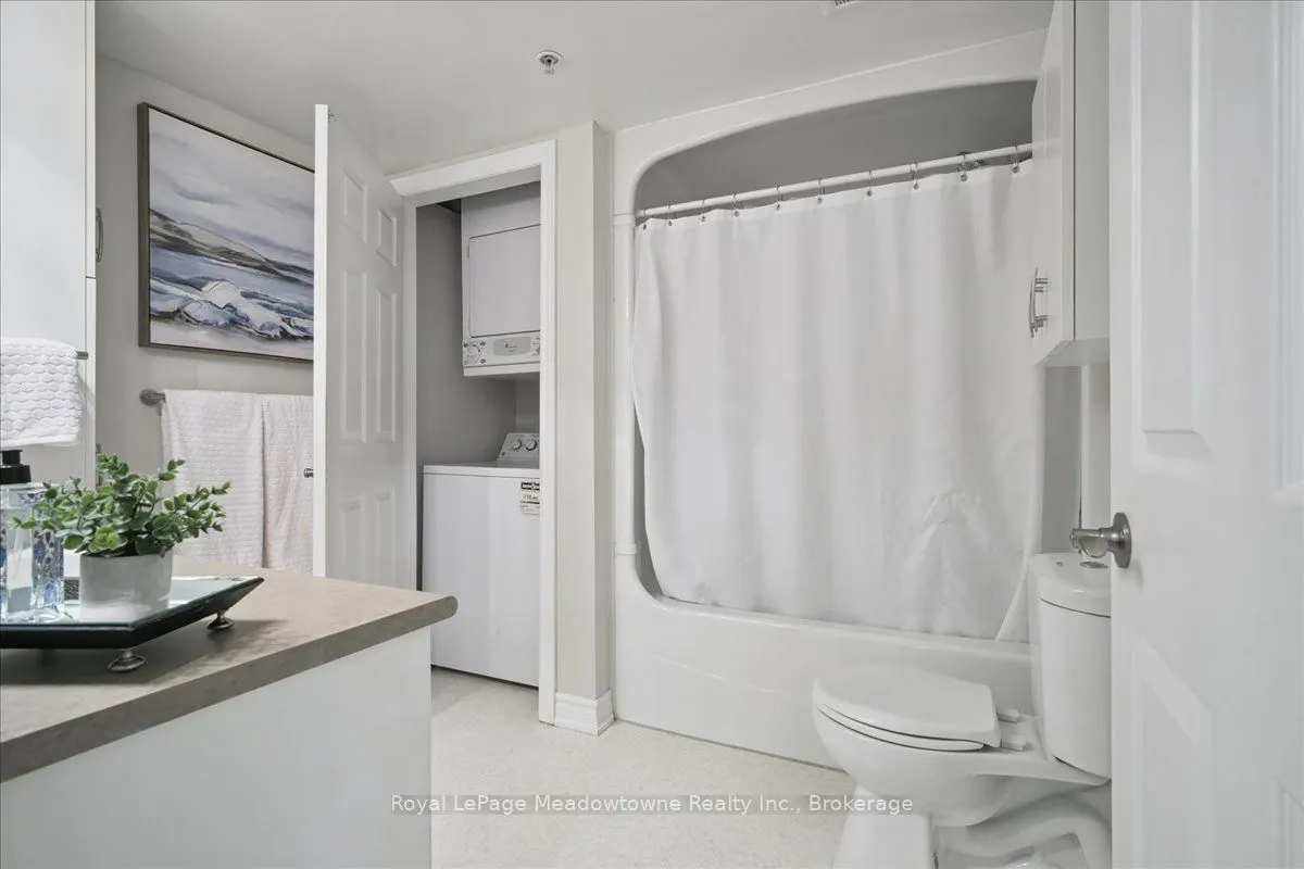 1450 Bishops Gate, #105