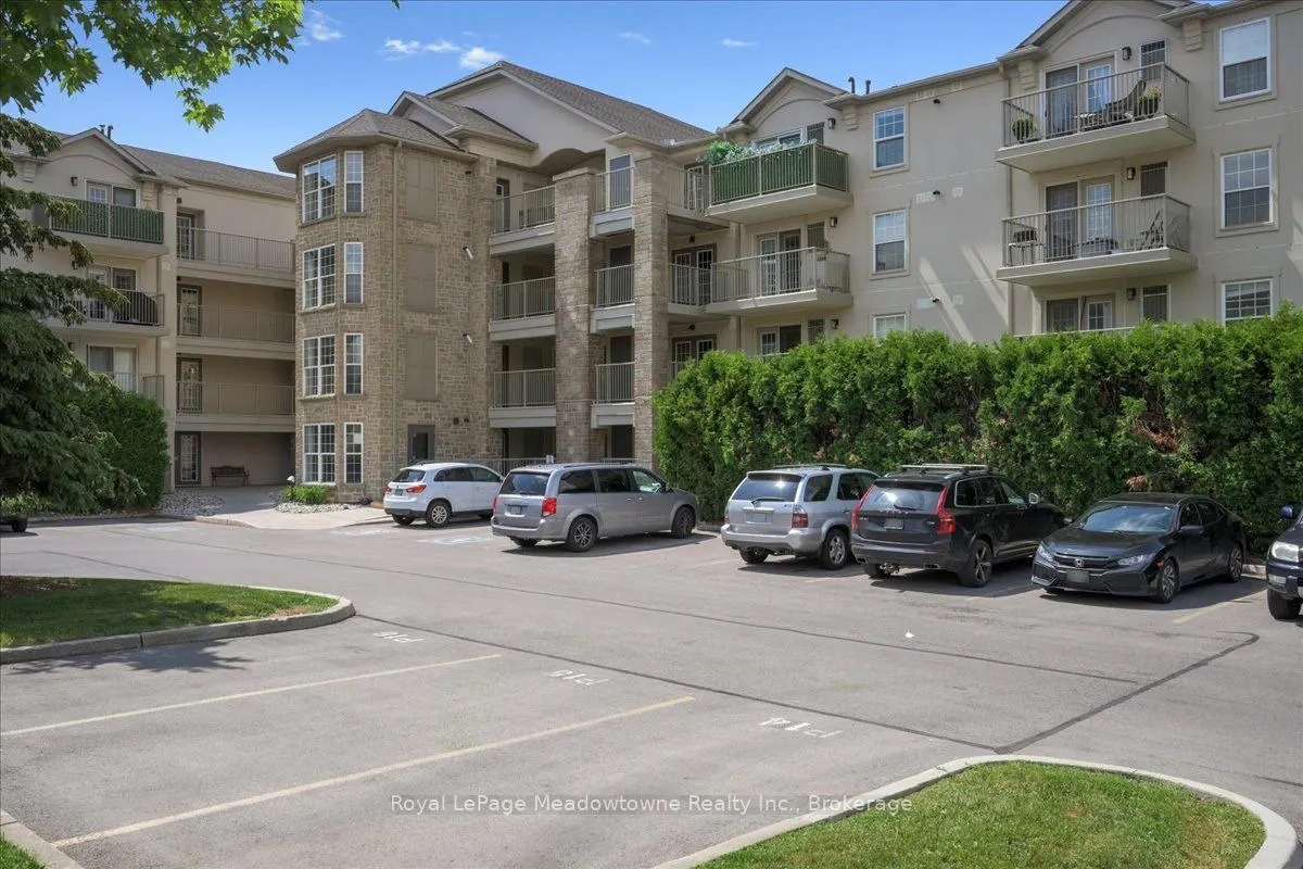 1450 Bishops Gate, #105
