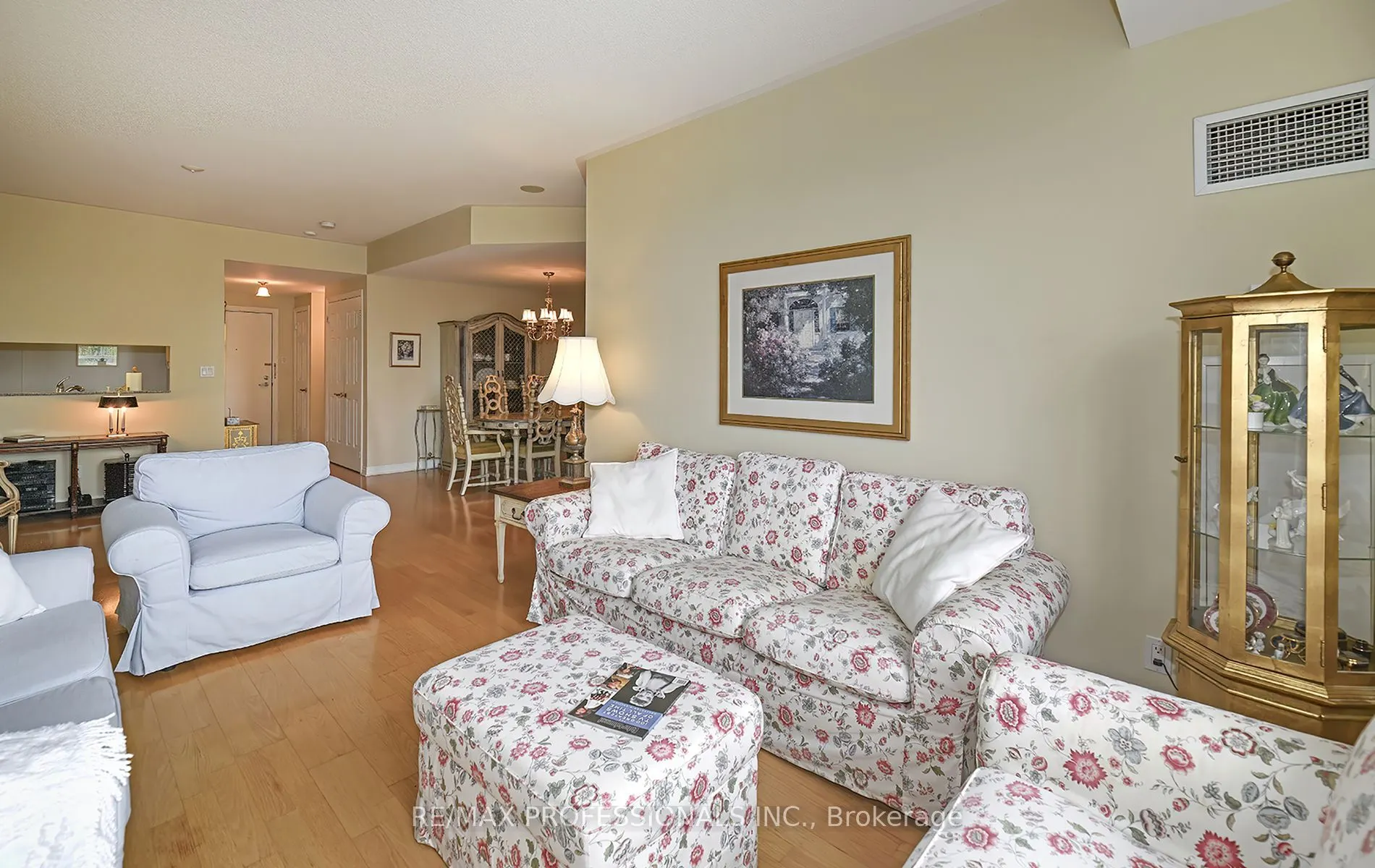 3085 Bloor Street W, #504
