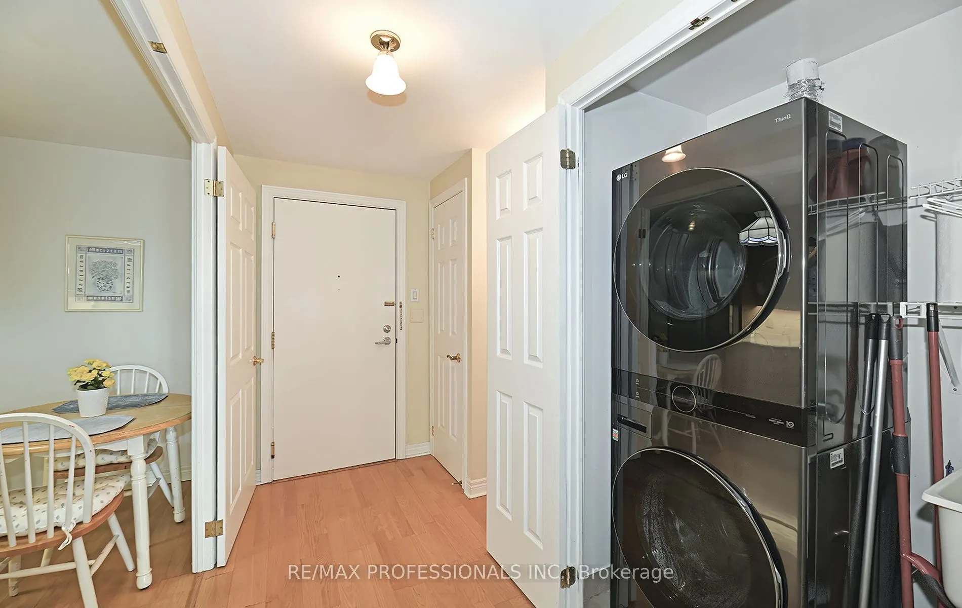 3085 Bloor Street W, #504