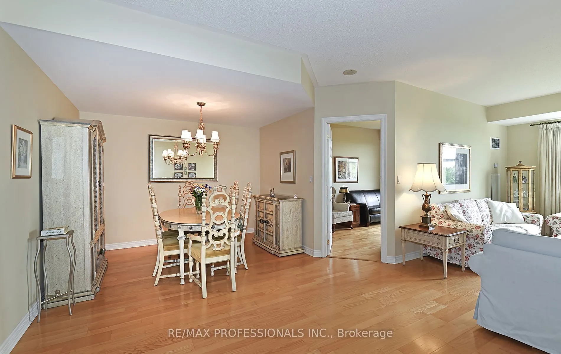 3085 Bloor Street W, #504