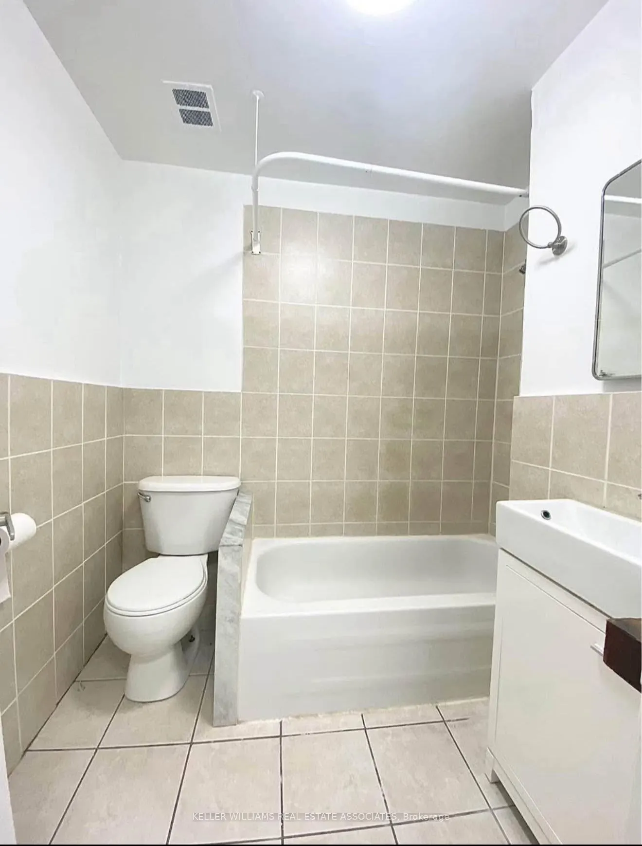 237 Lakeshore Road E, #3