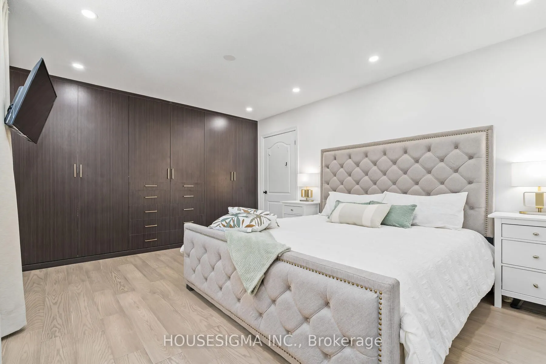 4212 Powderhorn Crescent