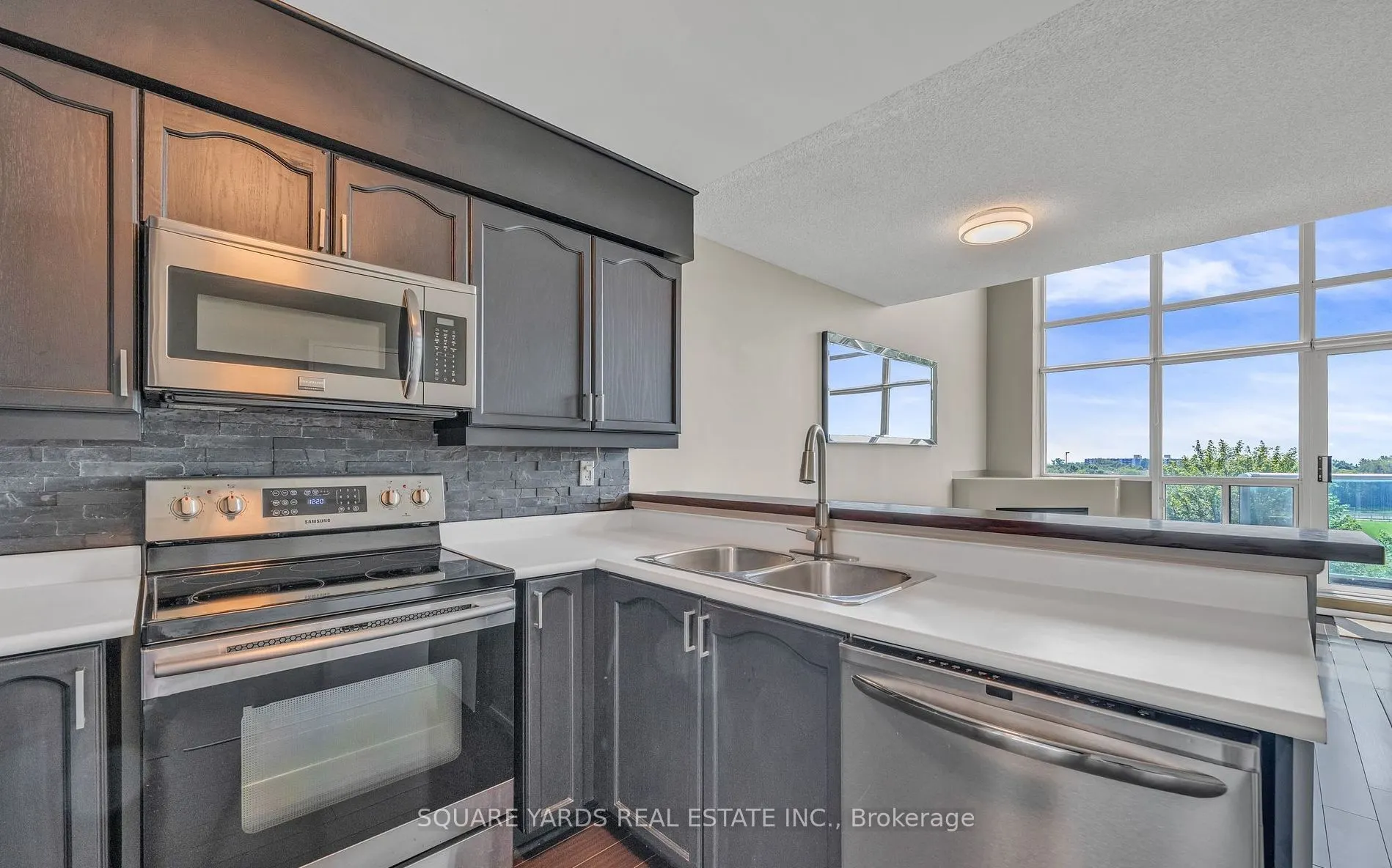 200 Manitoba Street, #412