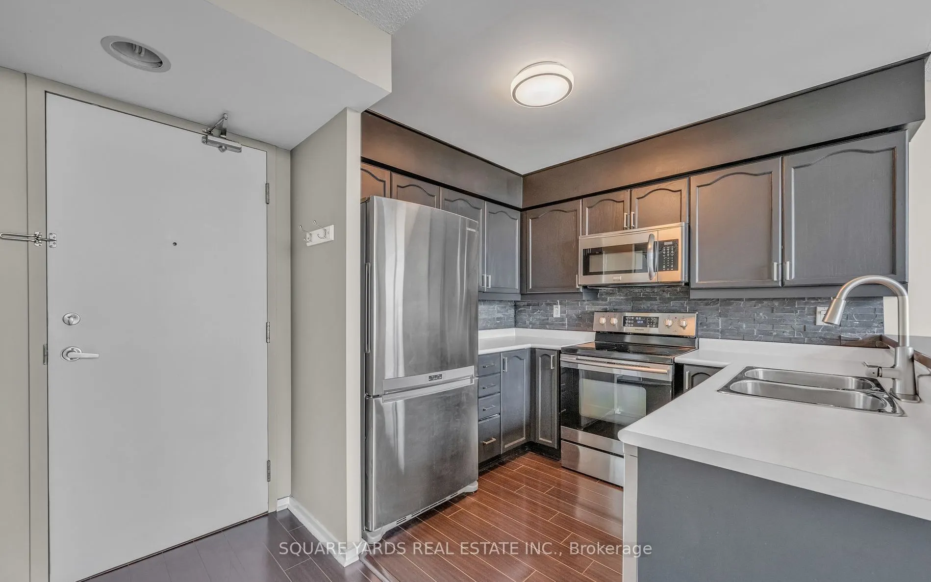 200 Manitoba Street, #412