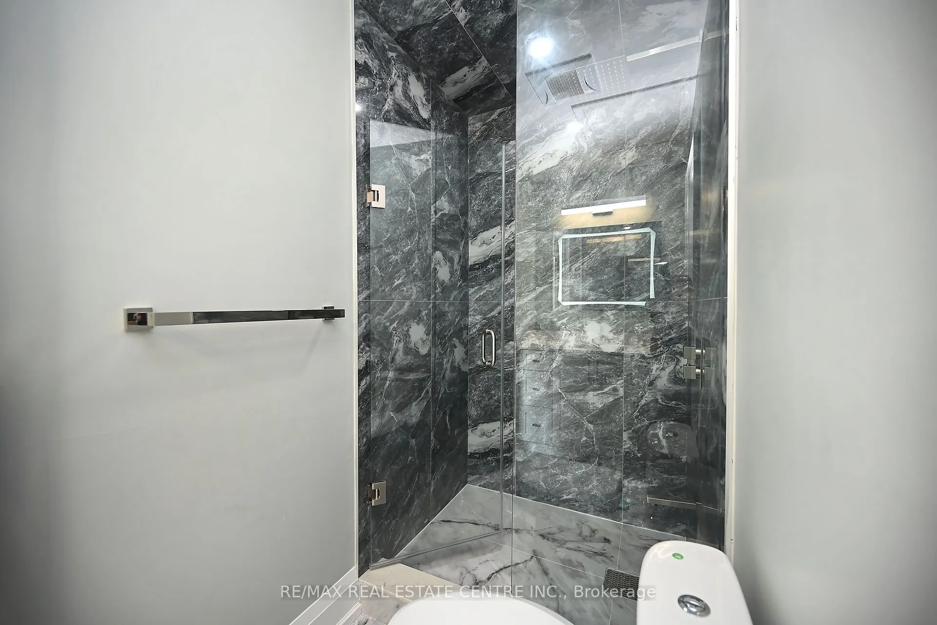 526 Selsey Drive