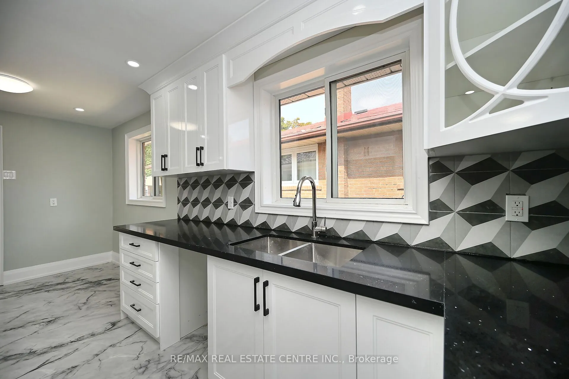 526 Selsey Drive