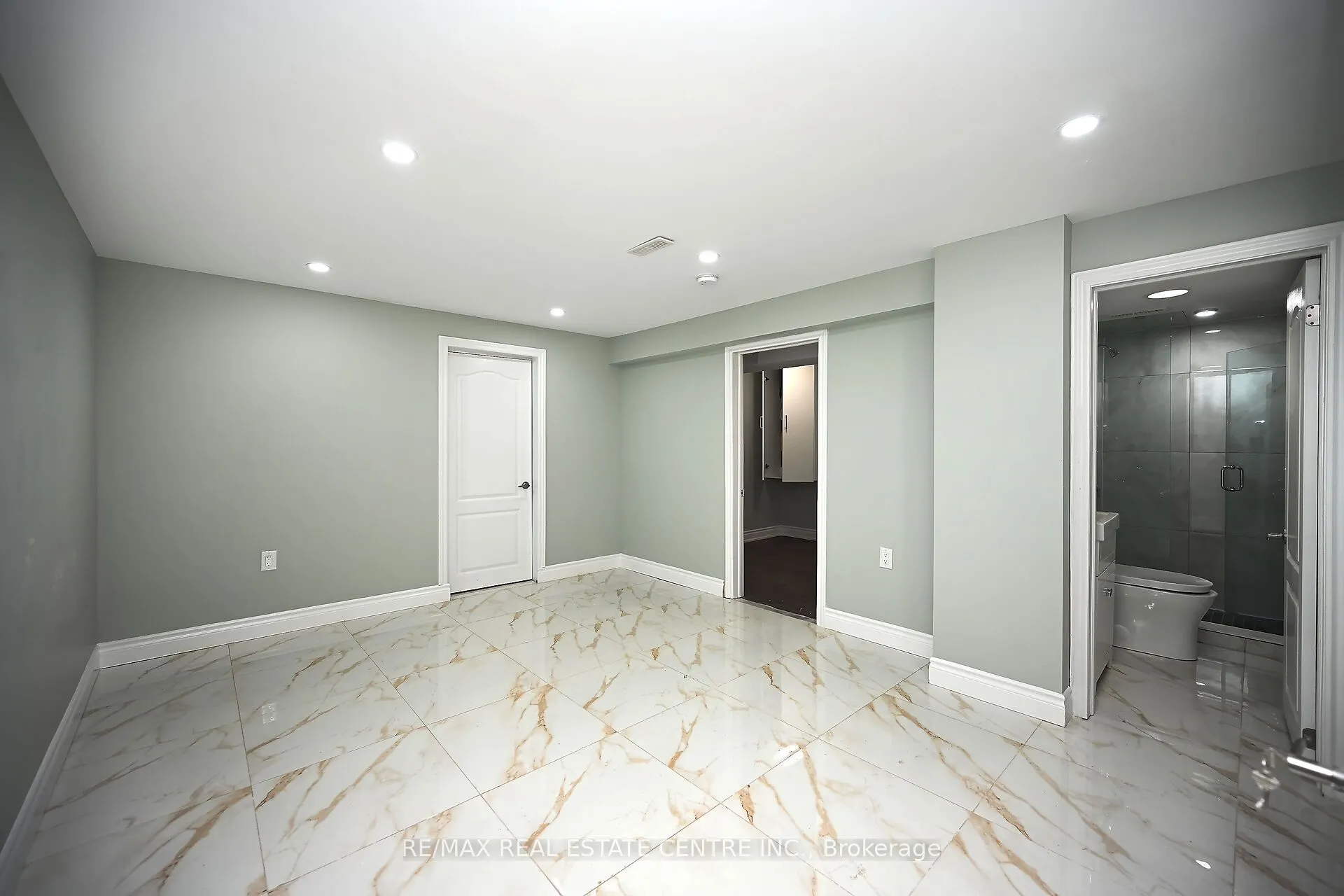 526 Selsey Drive