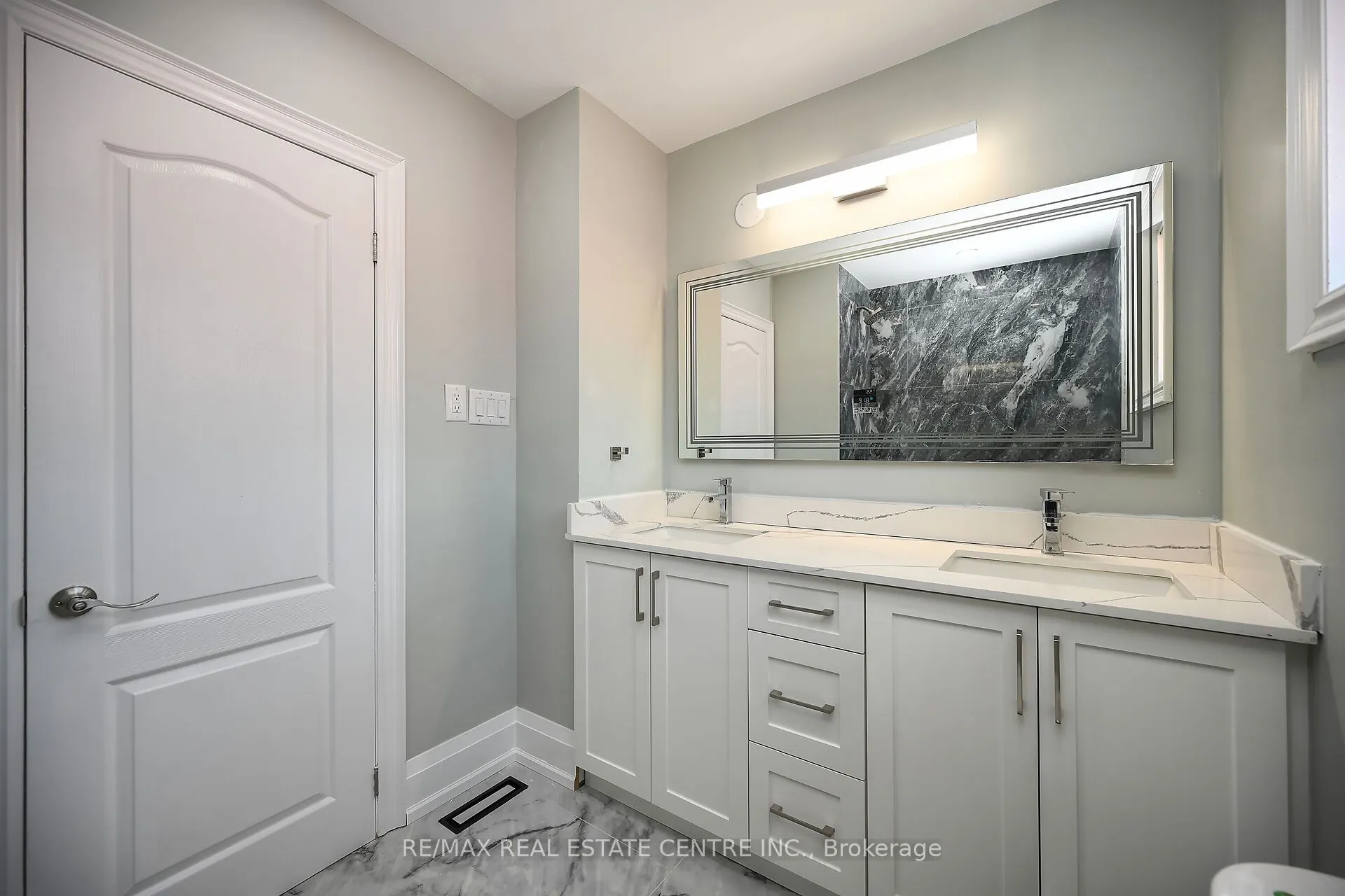 526 Selsey Drive