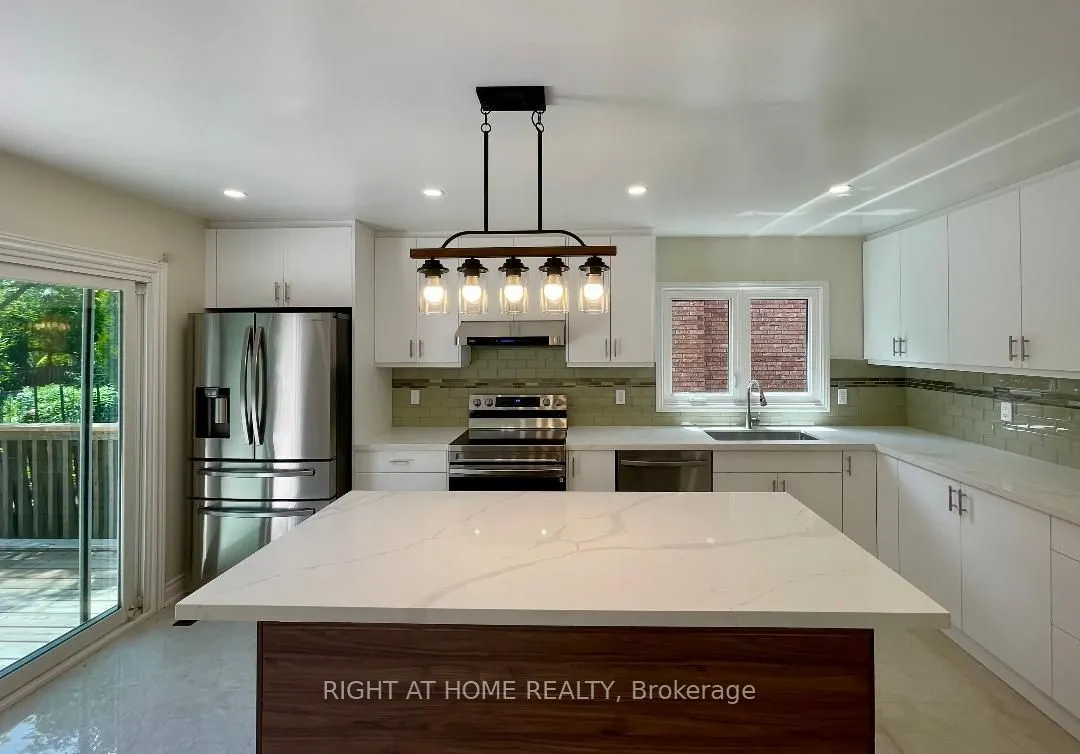 3668 Belvedere Crescent