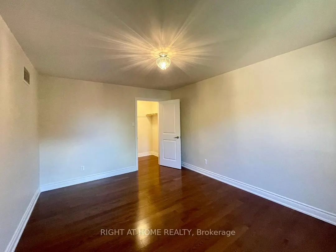 3668 Belvedere Crescent