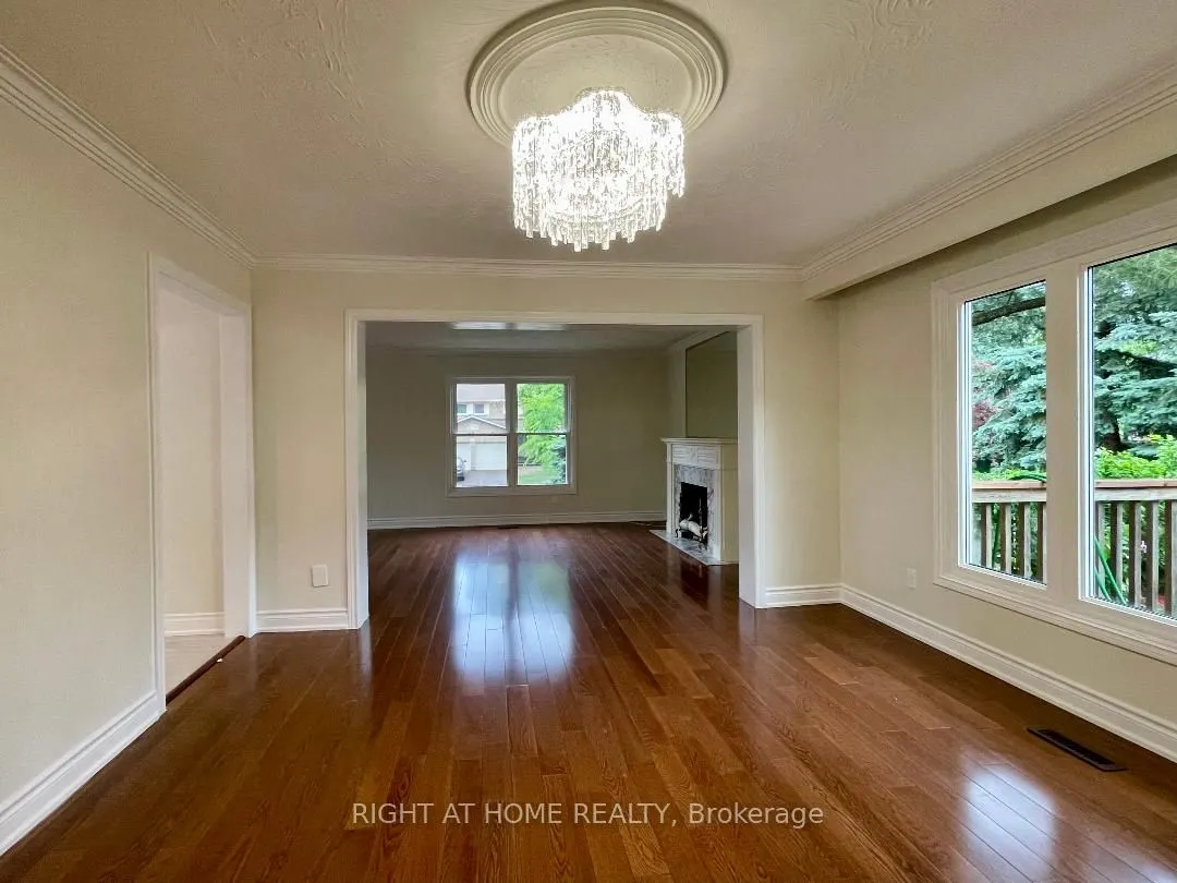 3668 Belvedere Crescent