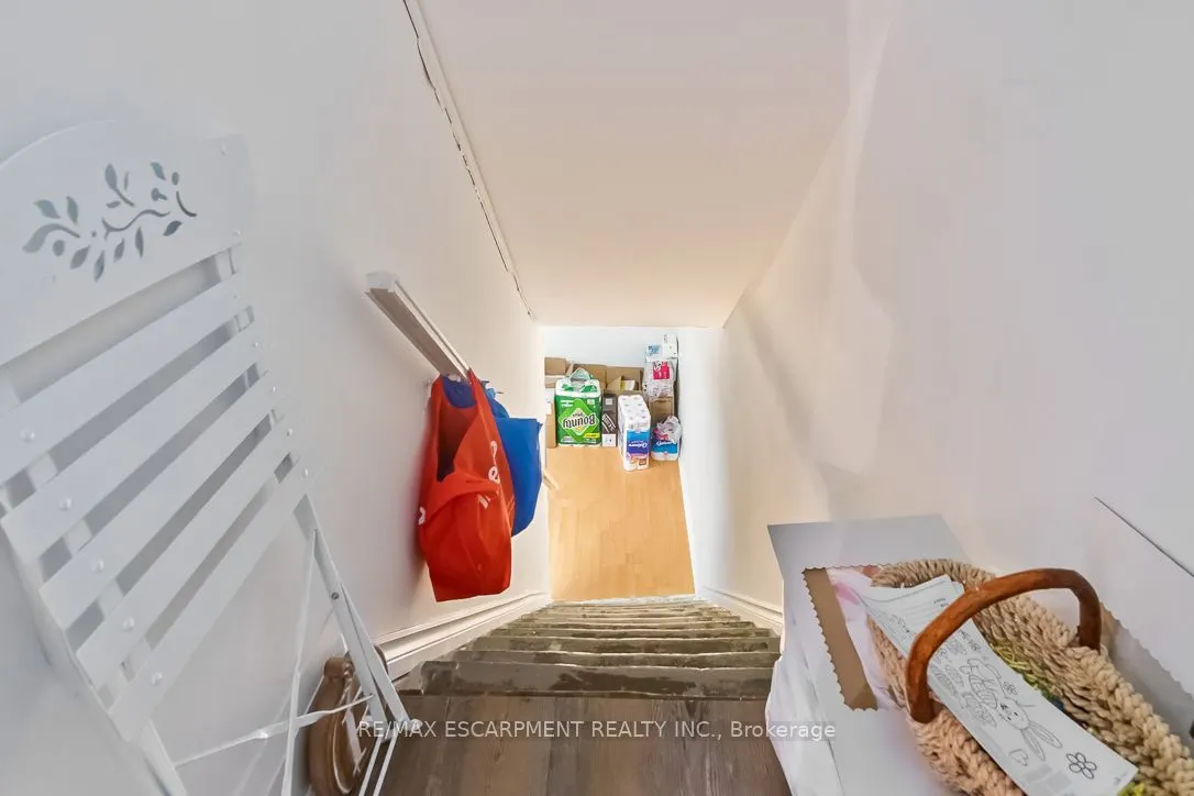 241,243 Lakeshore Road E