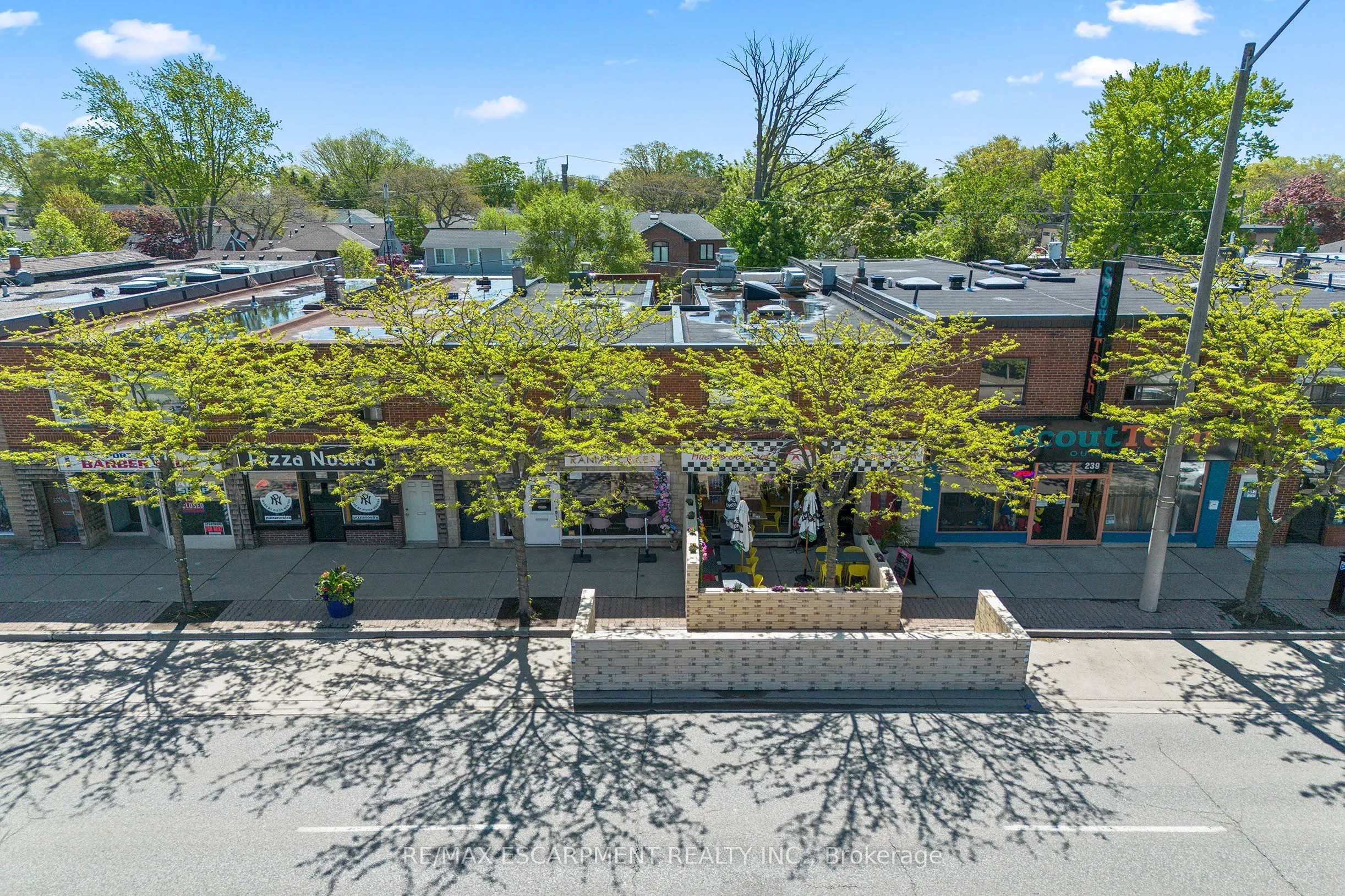 241,243 Lakeshore Road E