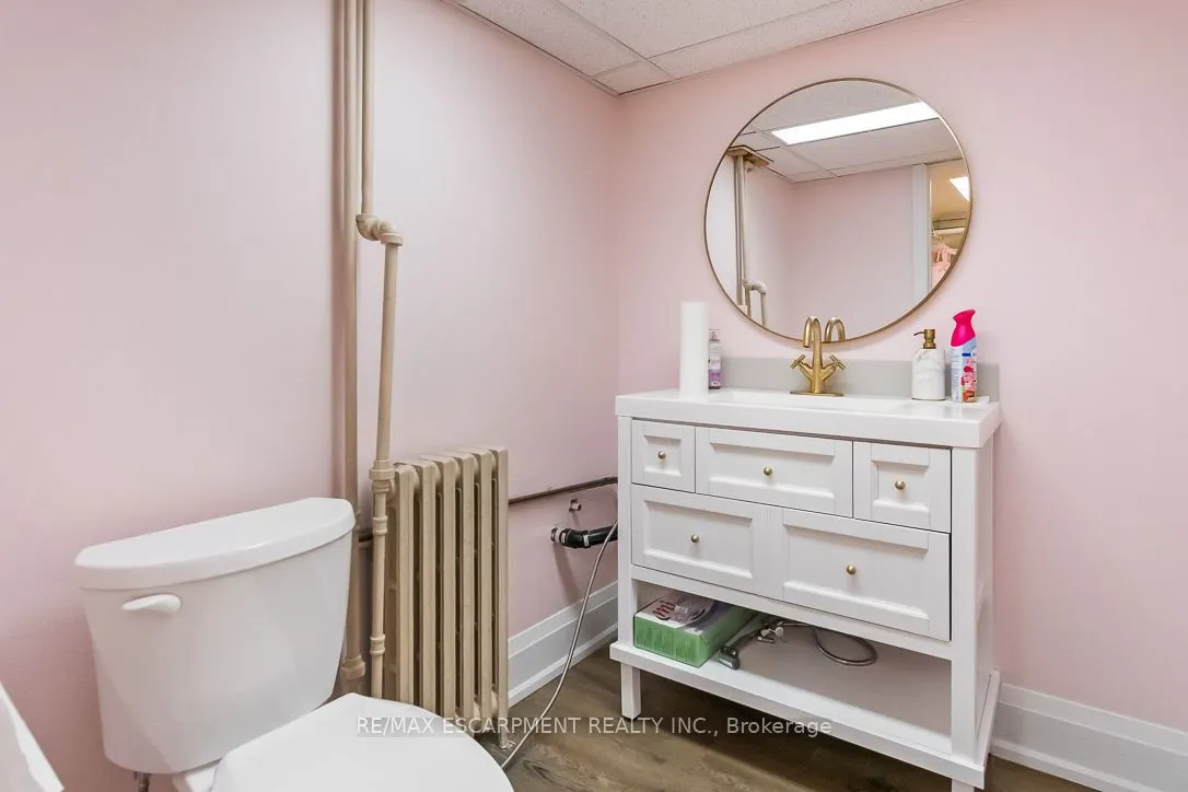 241,243 Lakeshore Road E