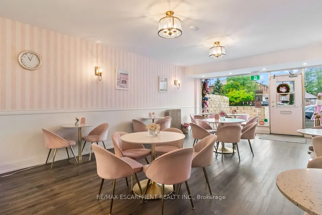241,243 Lakeshore Road E