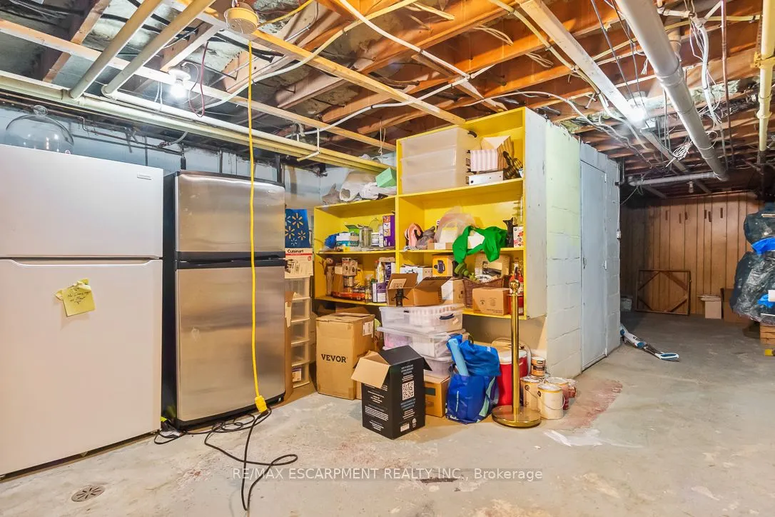 241,243 Lakeshore Road E