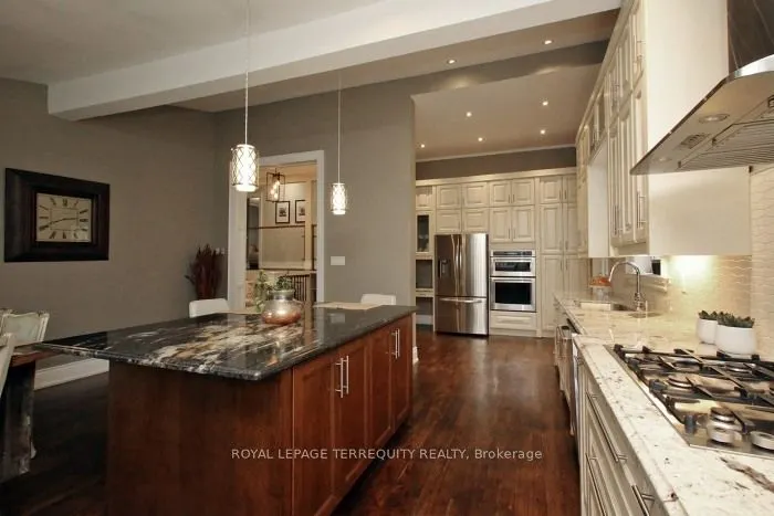 353 Kingsview Drive