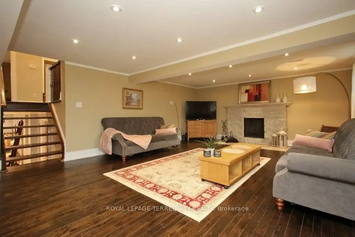 353 Kingsview Drive