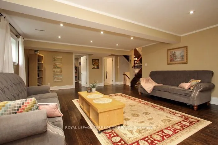 353 Kingsview Drive