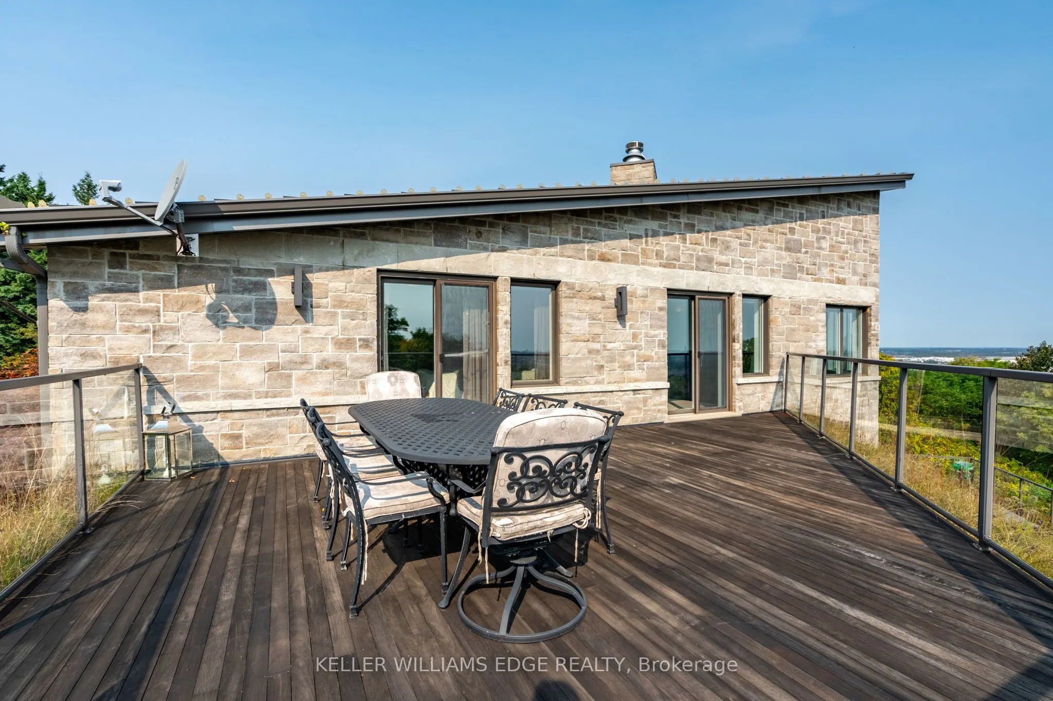 5500 Steeles Avenue W