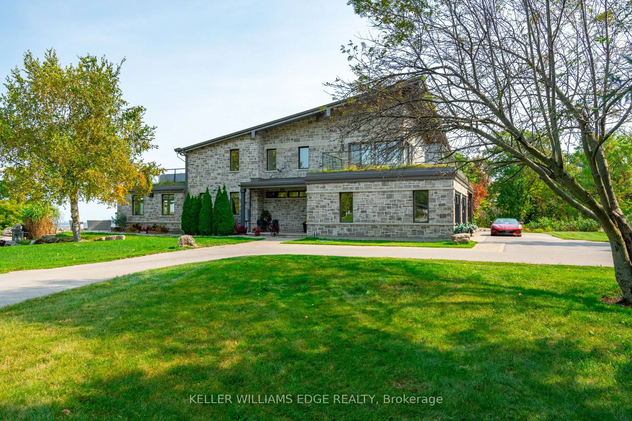 5500 Steeles Avenue W