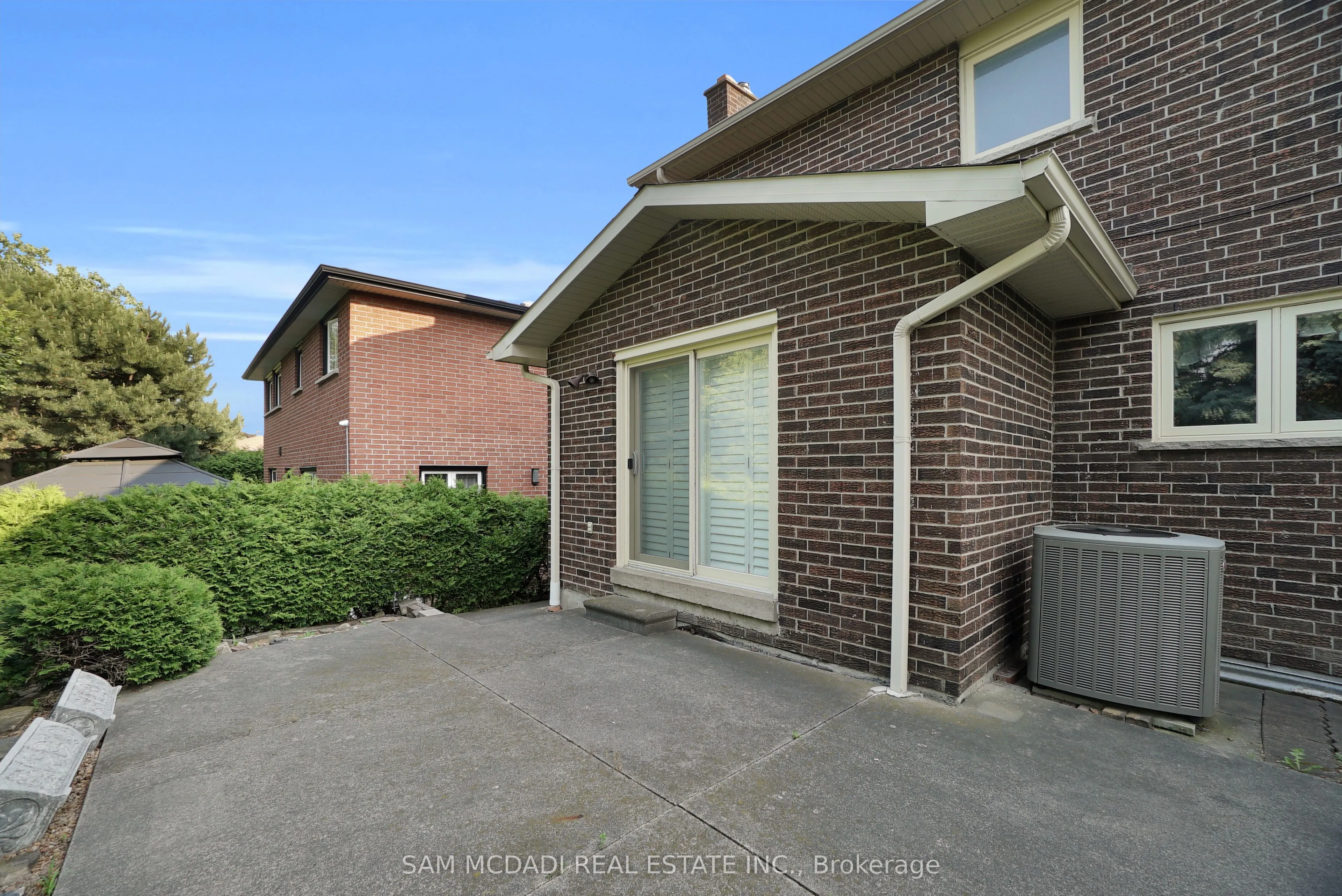 2529 Claymore Crescent
