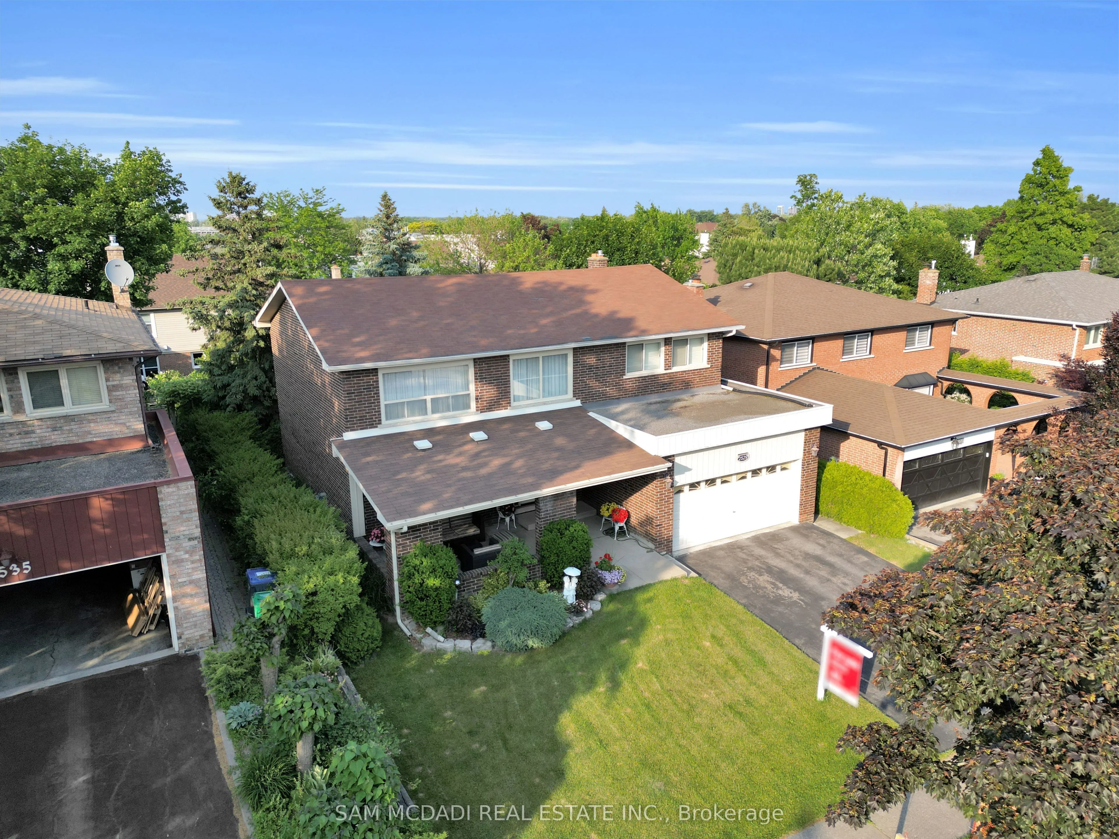 2529 Claymore Crescent