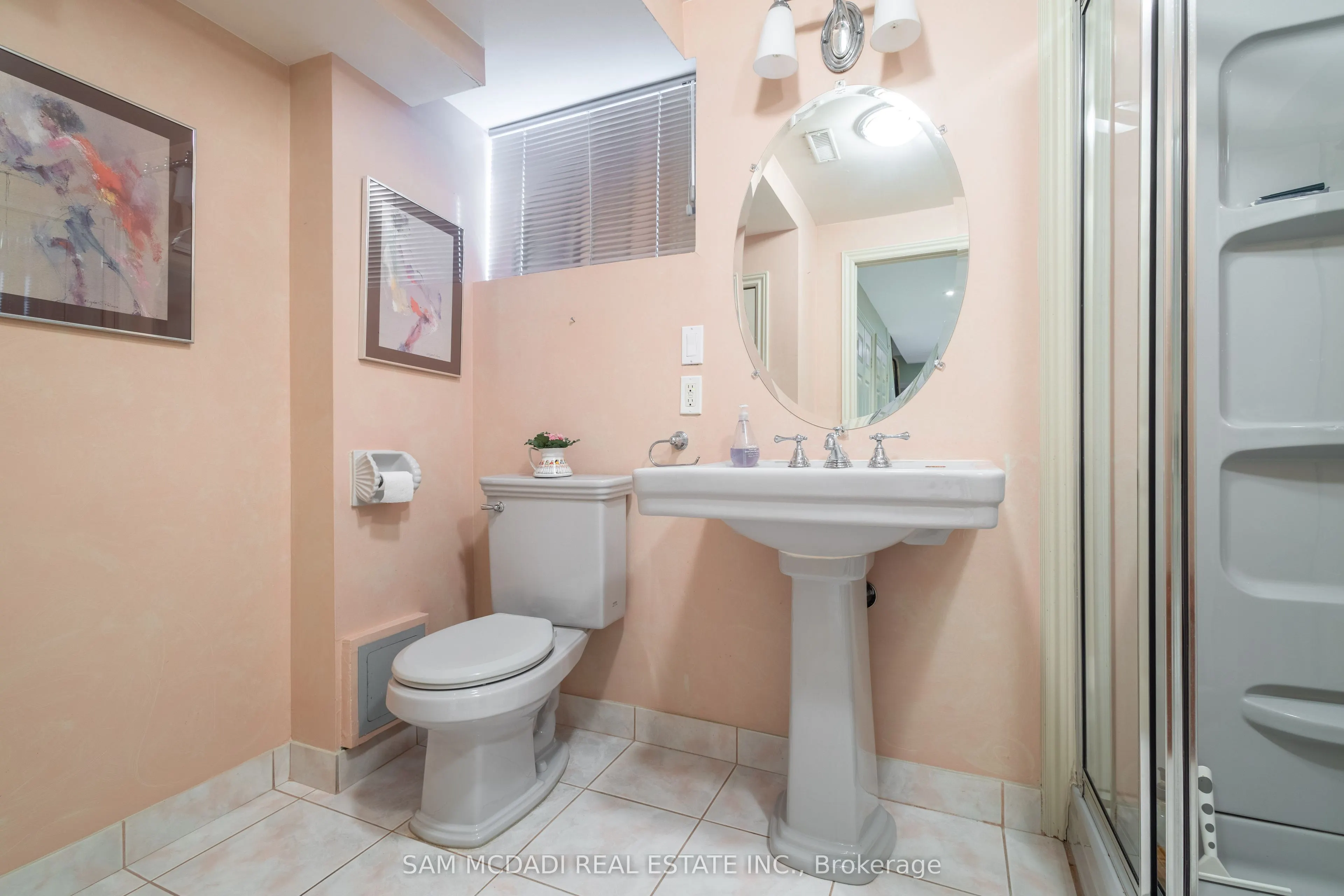 2529 Claymore Crescent
