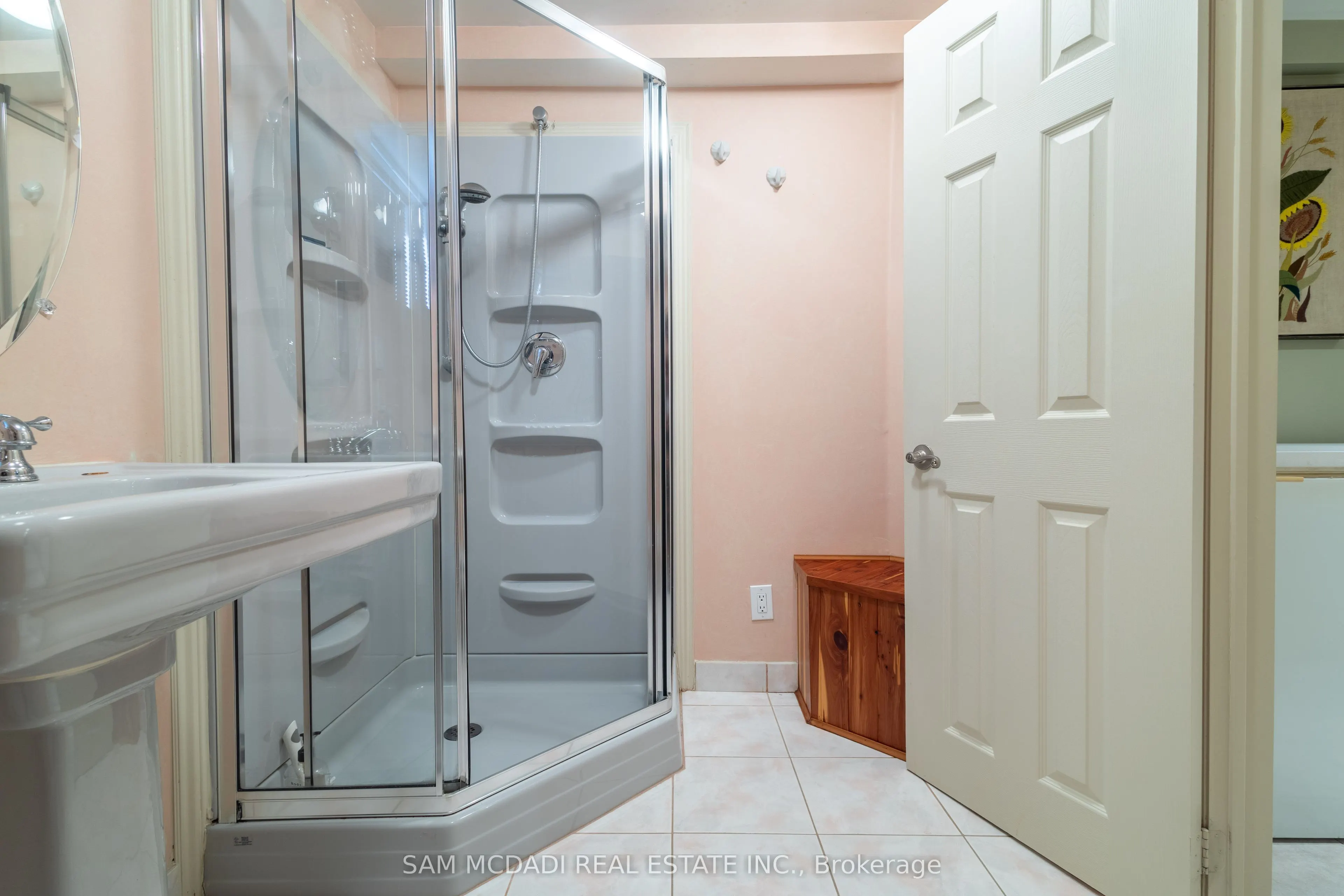 2529 Claymore Crescent