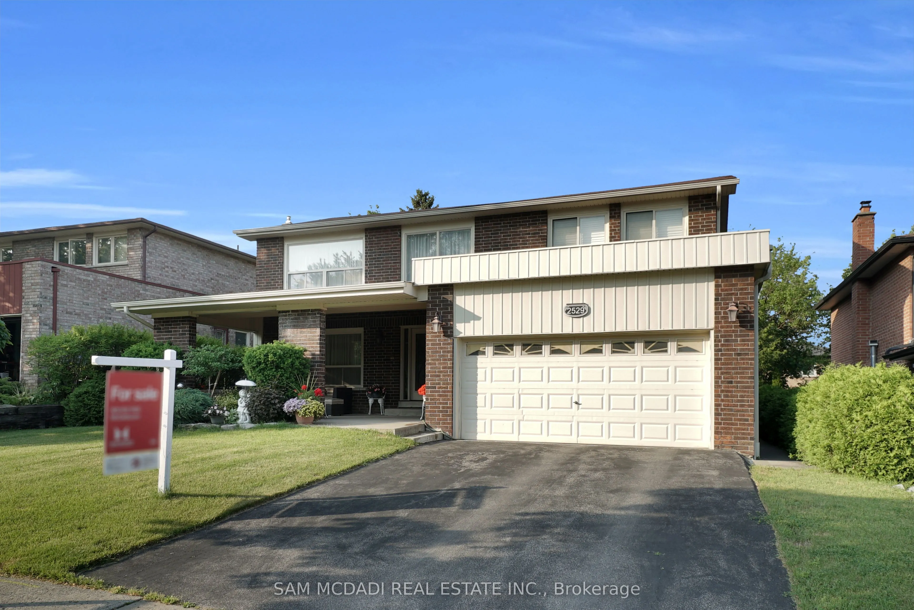 2529 Claymore Crescent