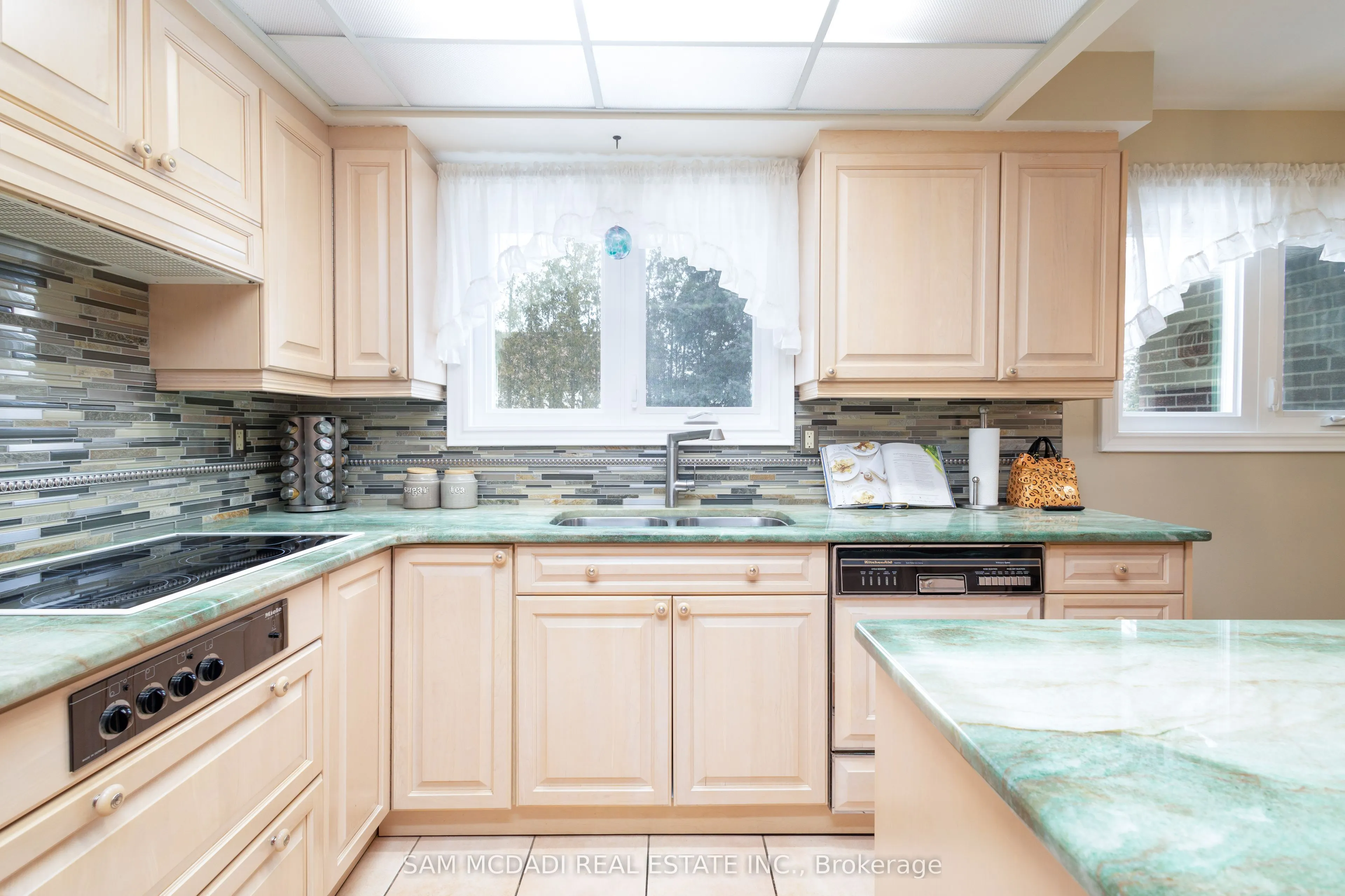 2529 Claymore Crescent