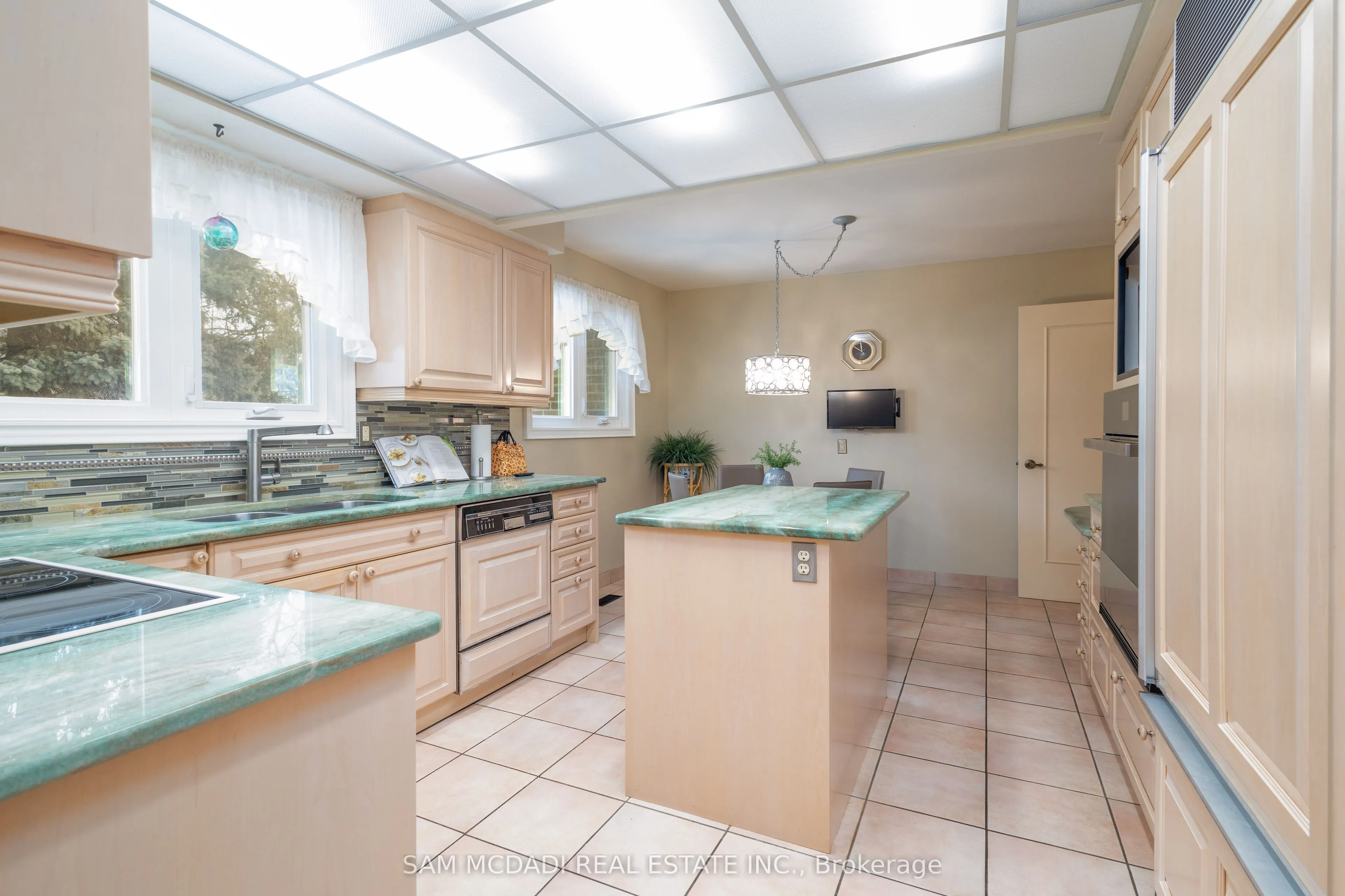 2529 Claymore Crescent