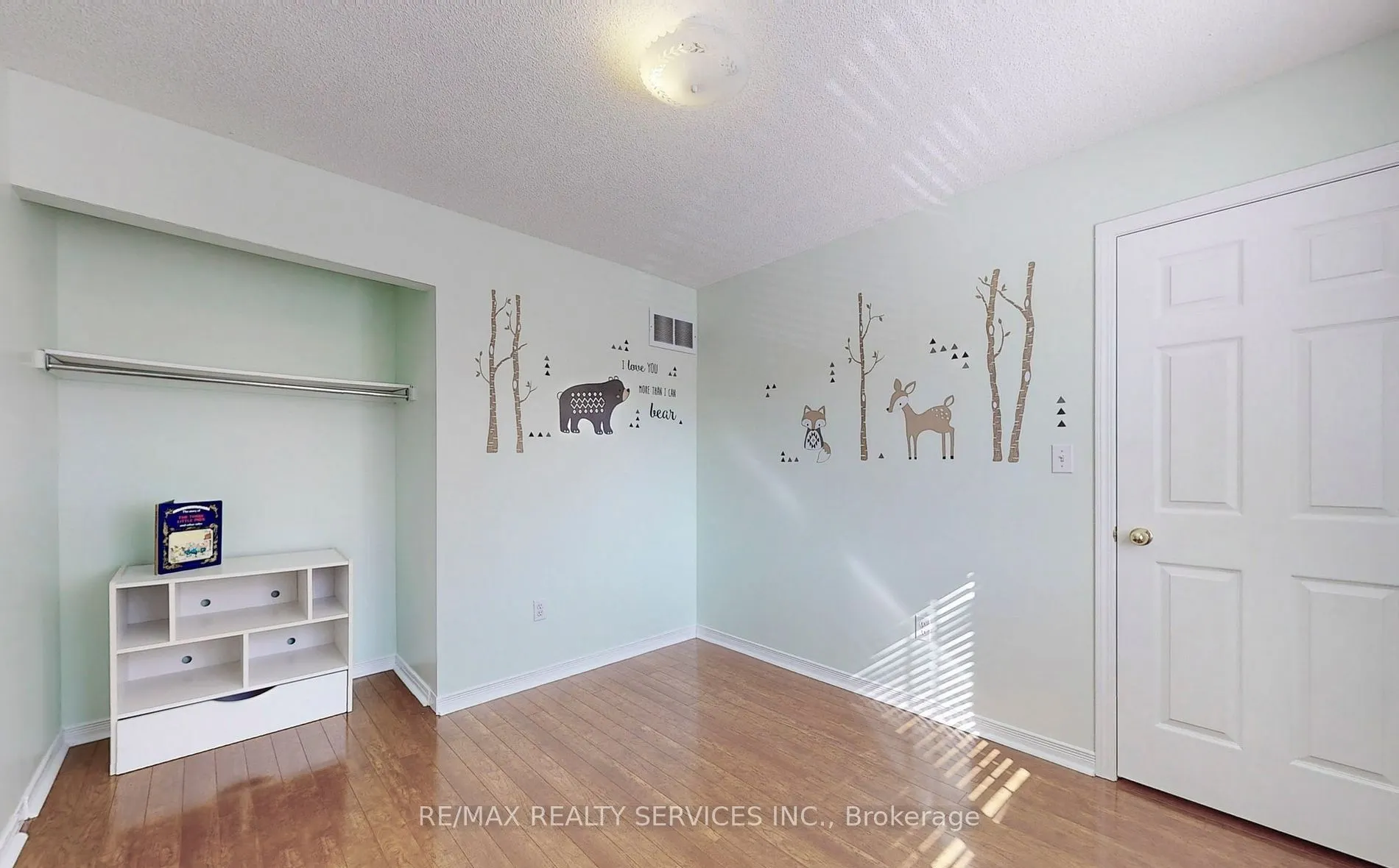 16 Fairway Court