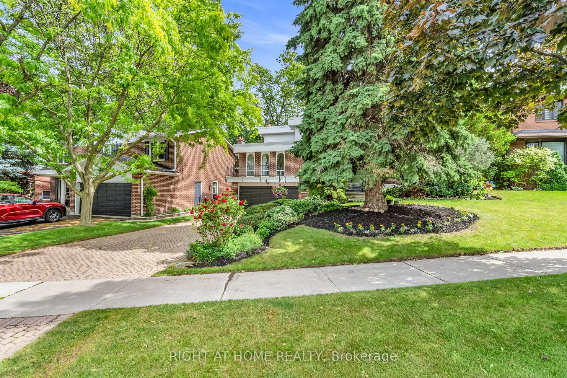 5 Poplar Heights Drive