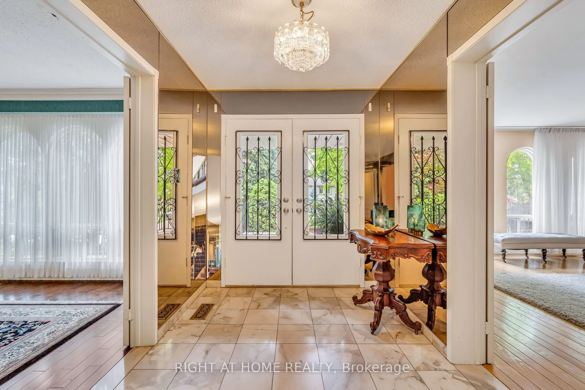 5 Poplar Heights Drive