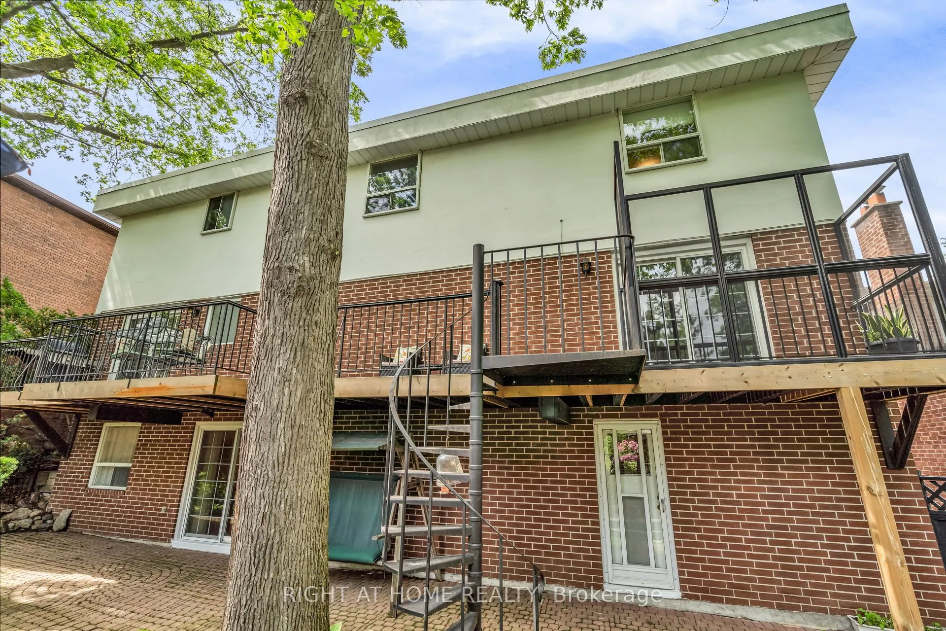 5 Poplar Heights Drive