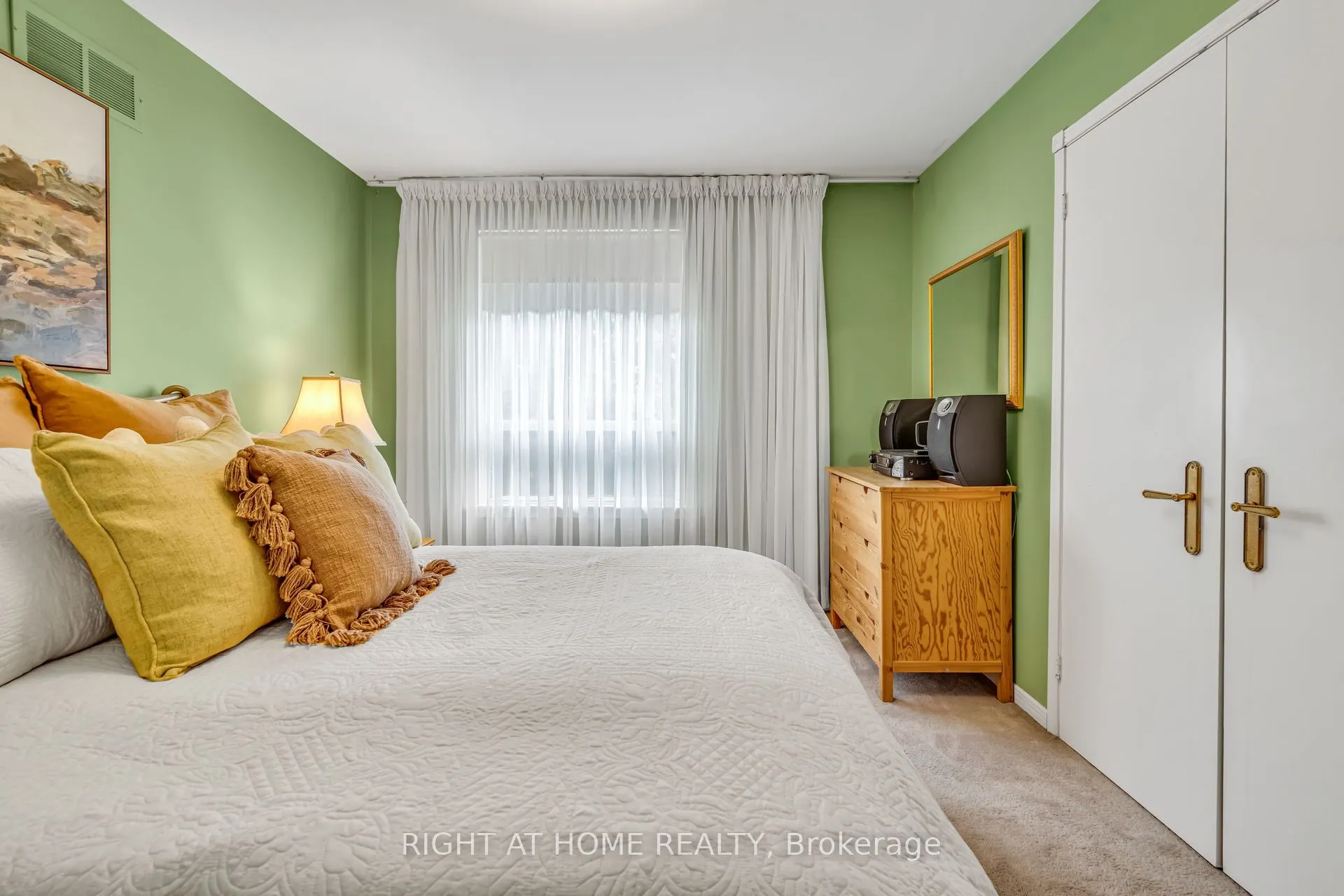 5 Poplar Heights Drive