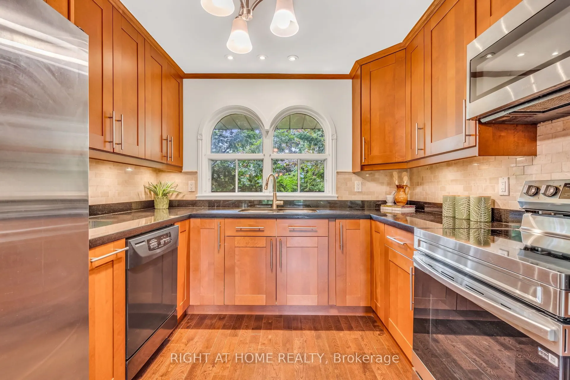 5 Poplar Heights Drive