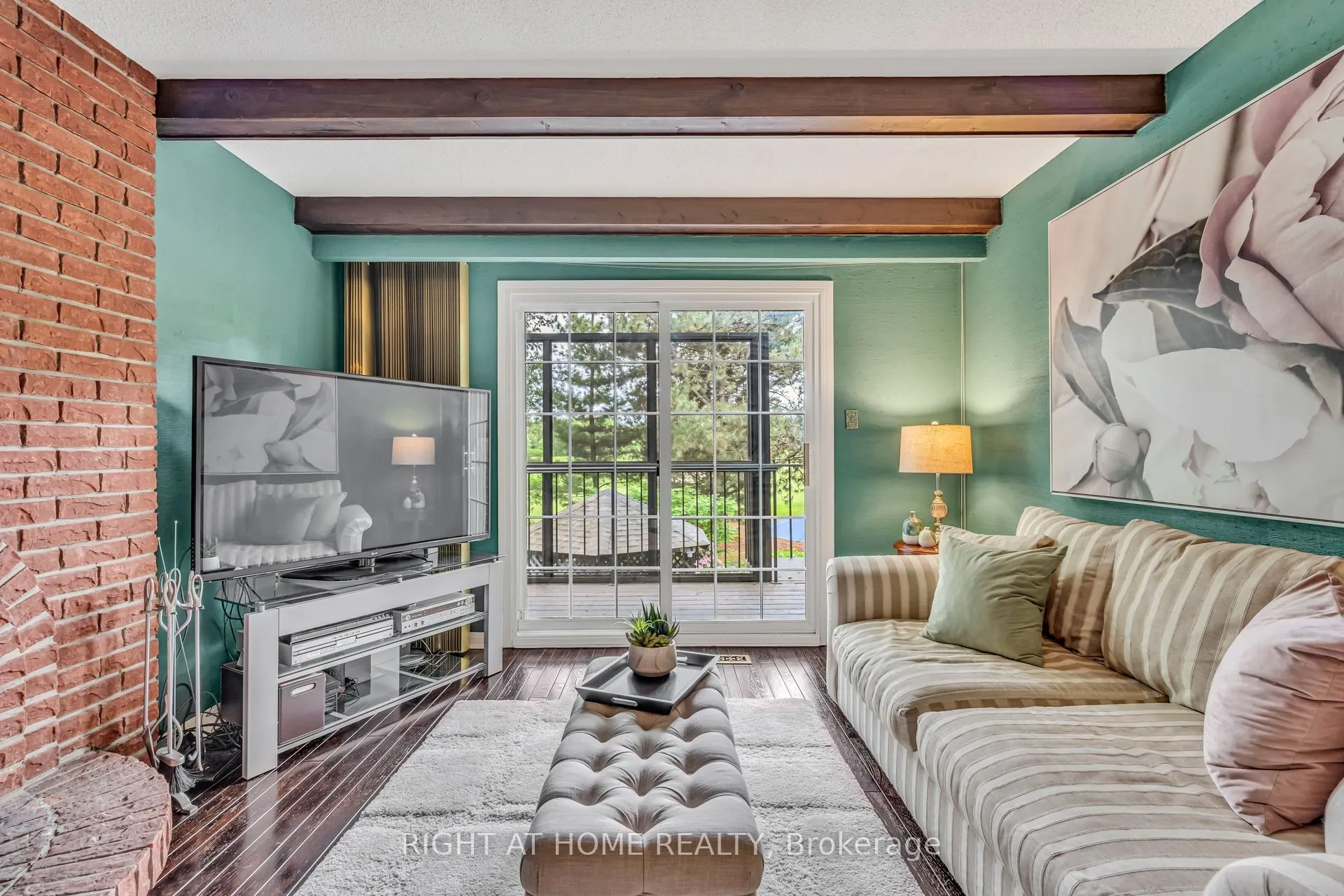5 Poplar Heights Drive