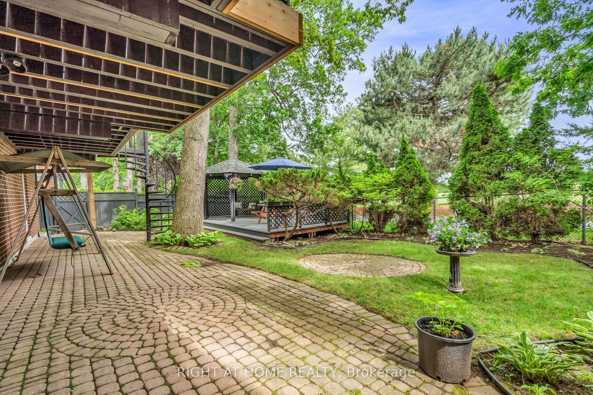 5 Poplar Heights Drive