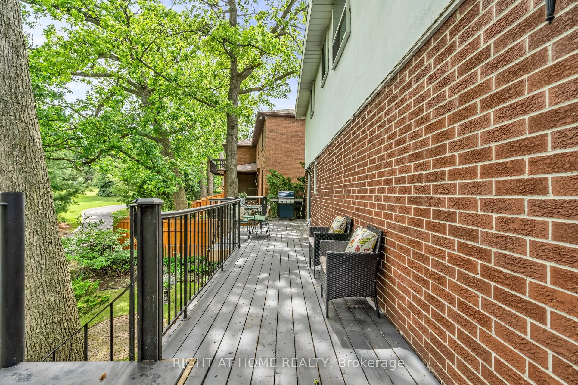 5 Poplar Heights Drive