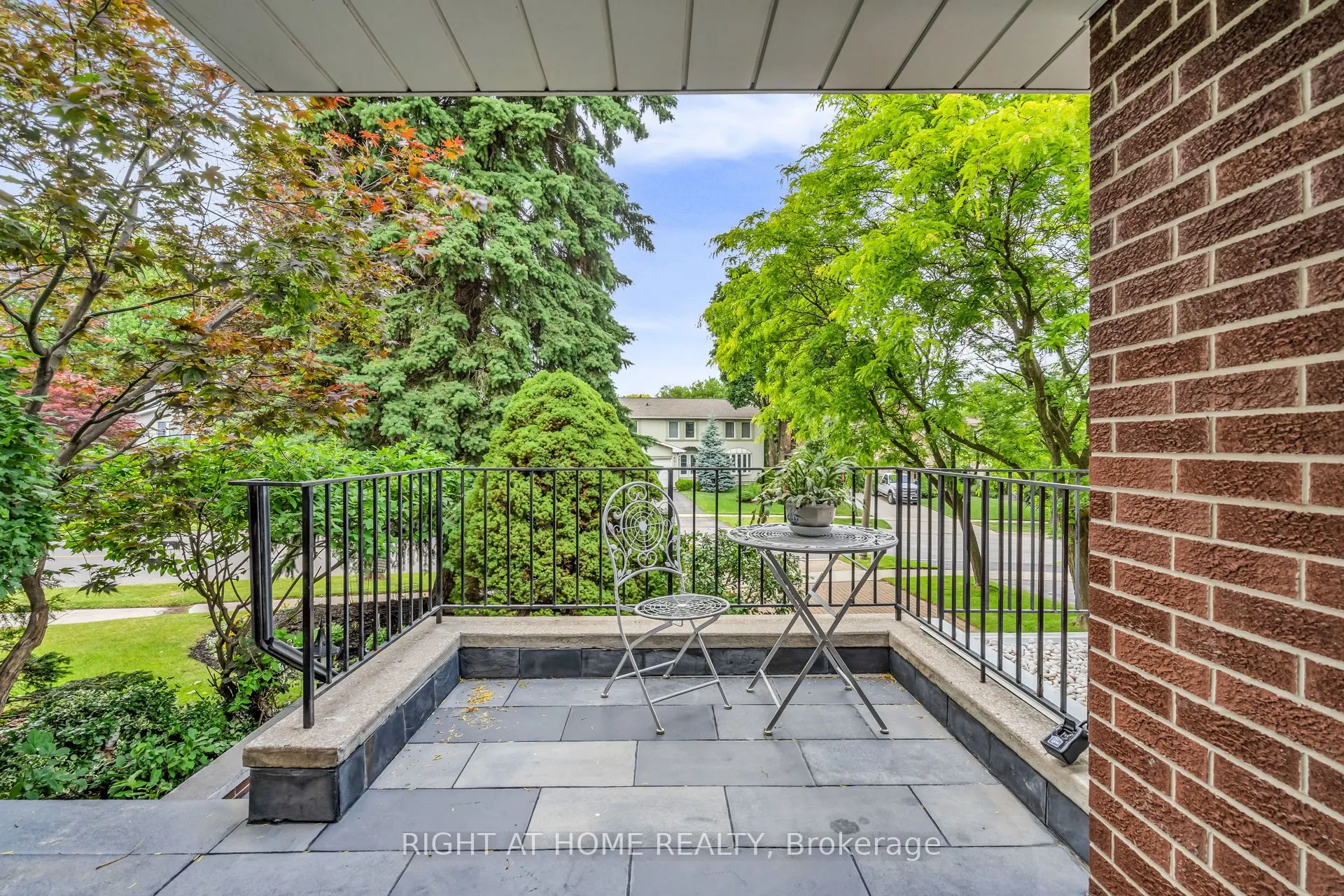 5 Poplar Heights Drive