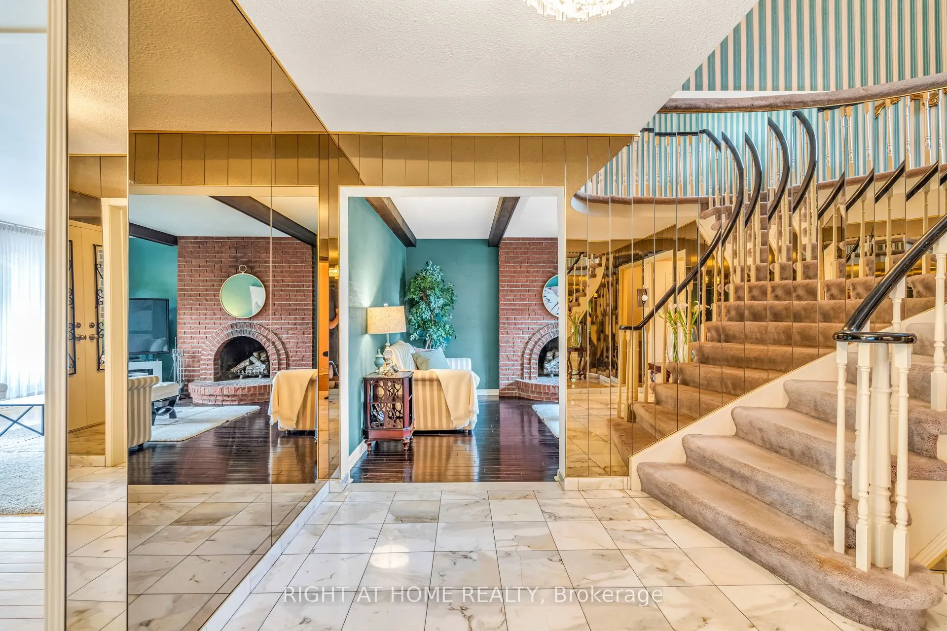 5 Poplar Heights Drive