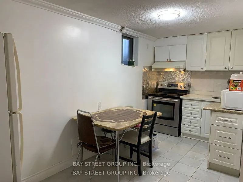 865 Consort Crescent, #Upper Basement